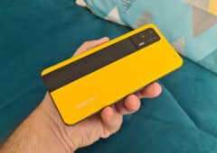 realme GT   Vué générale Dos 6 en main MEA